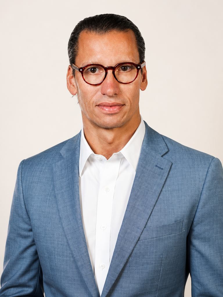 Joel de Menezes Niebuhr